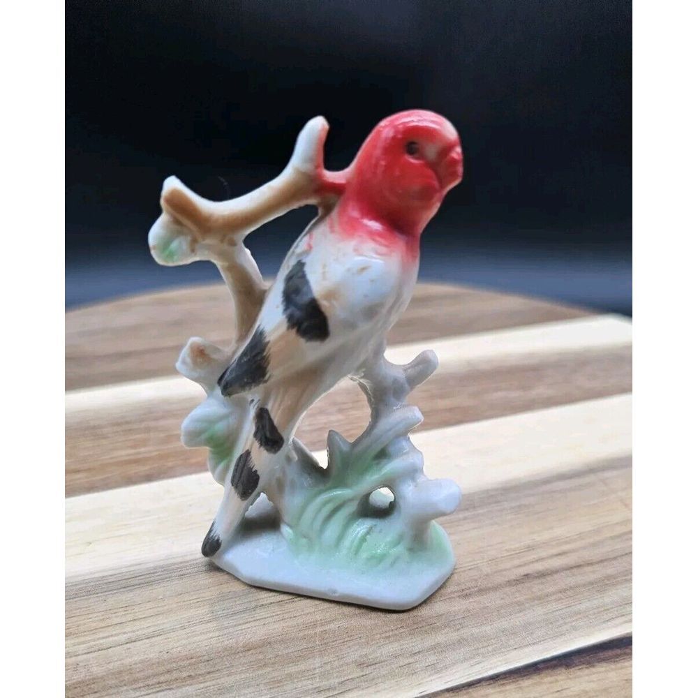 Bird Perched On Tree Limb Figurine Porcelain Japan Figure‎ Vintage Parakeet
